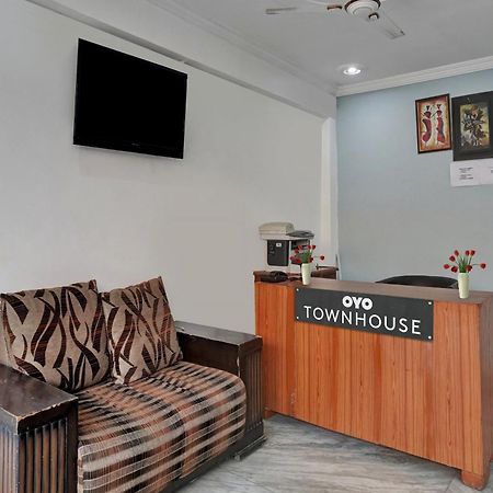 Collection O Samira Residency Near Botanic Garden Of Indian Republic Hotel Ноида Екстериор снимка
