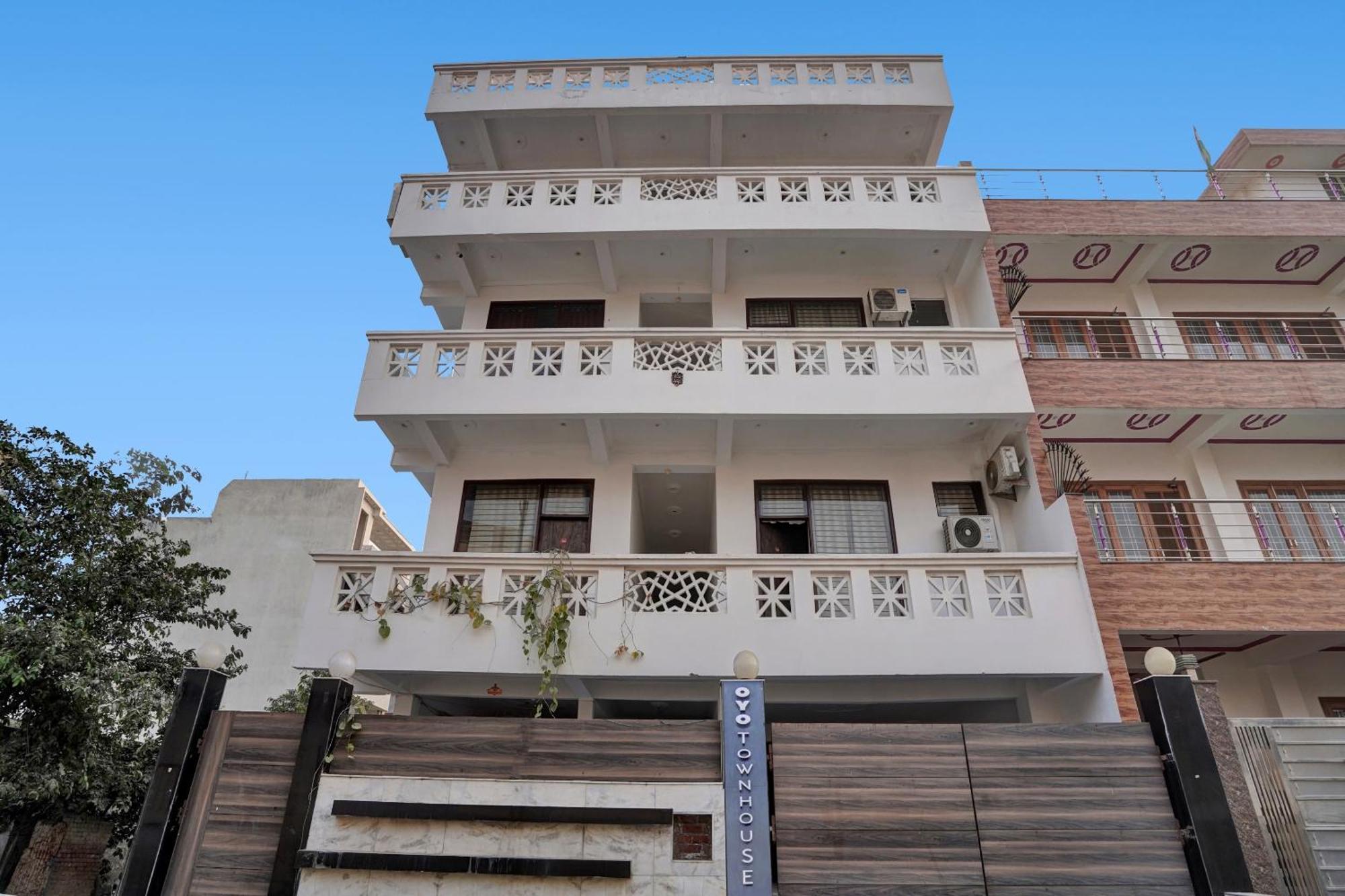 Collection O Samira Residency Near Botanic Garden Of Indian Republic Hotel Ноида Екстериор снимка
