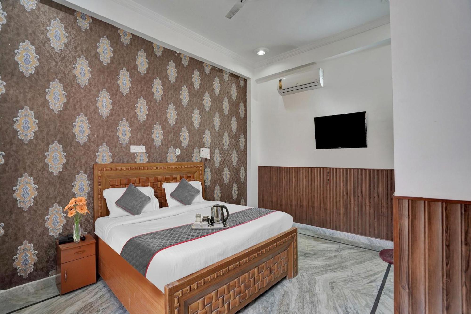 Collection O Samira Residency Near Botanic Garden Of Indian Republic Hotel Ноида Екстериор снимка