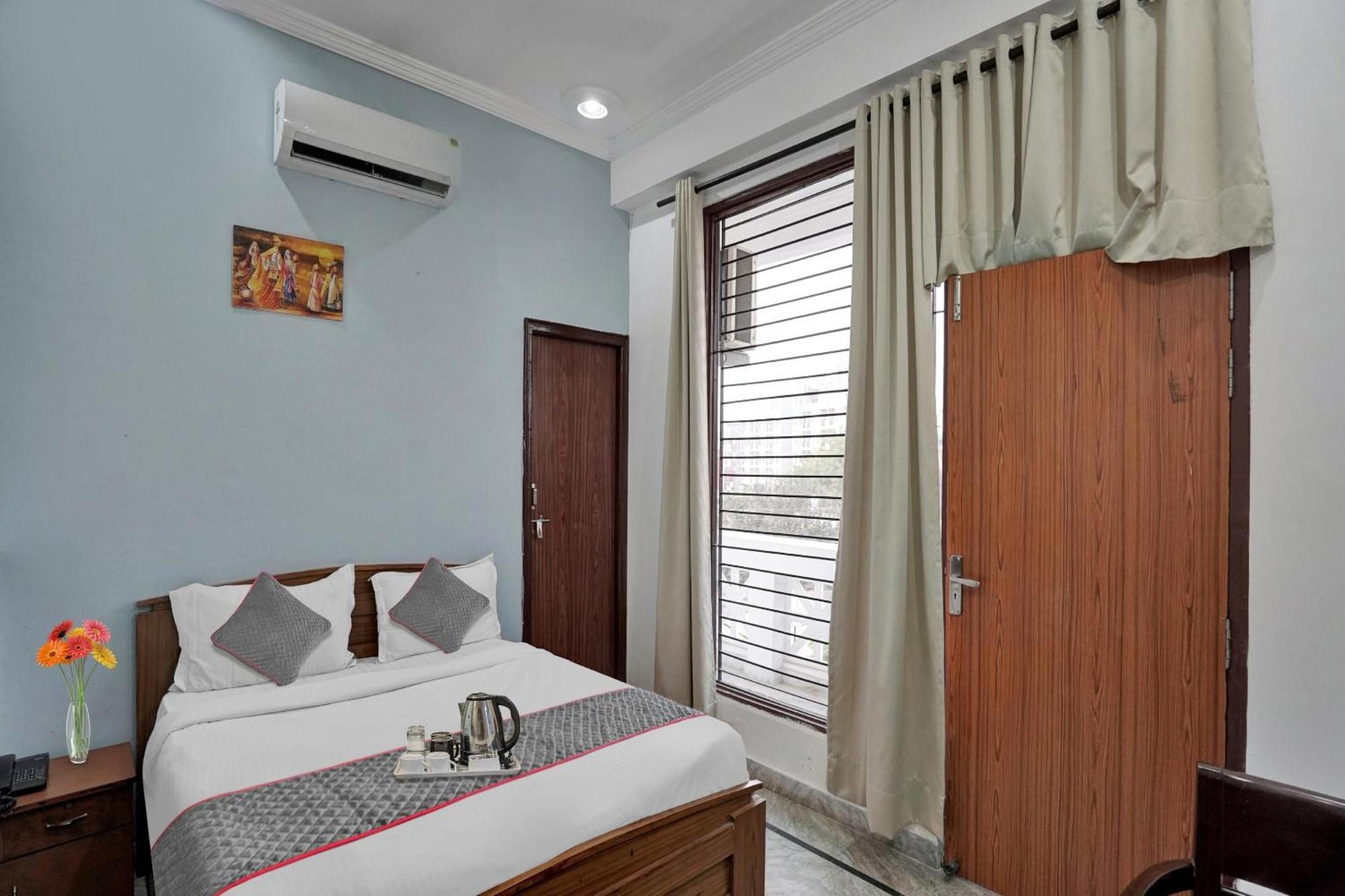 Collection O Samira Residency Near Botanic Garden Of Indian Republic Hotel Ноида Екстериор снимка