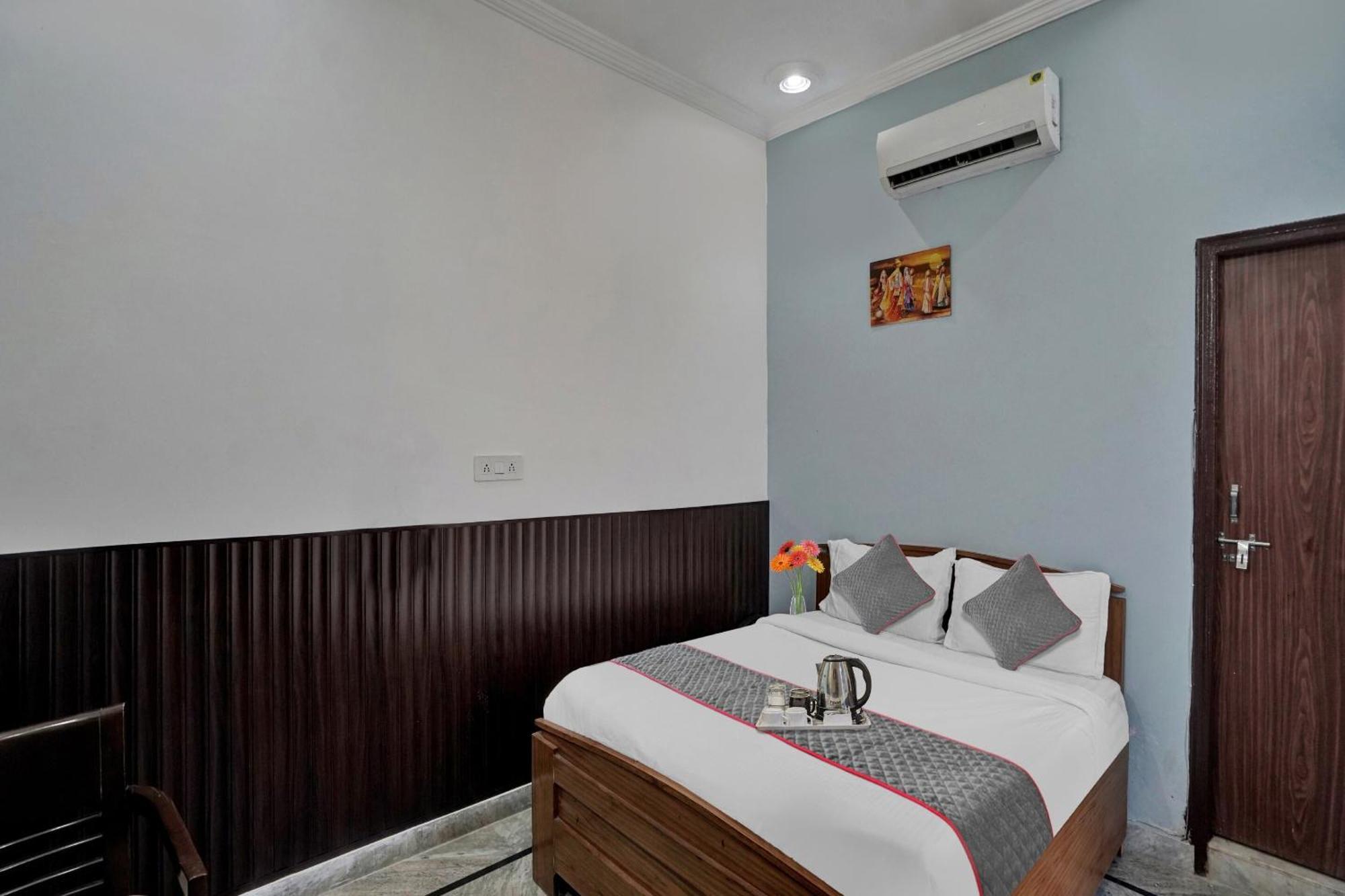 Collection O Samira Residency Near Botanic Garden Of Indian Republic Hotel Ноида Екстериор снимка
