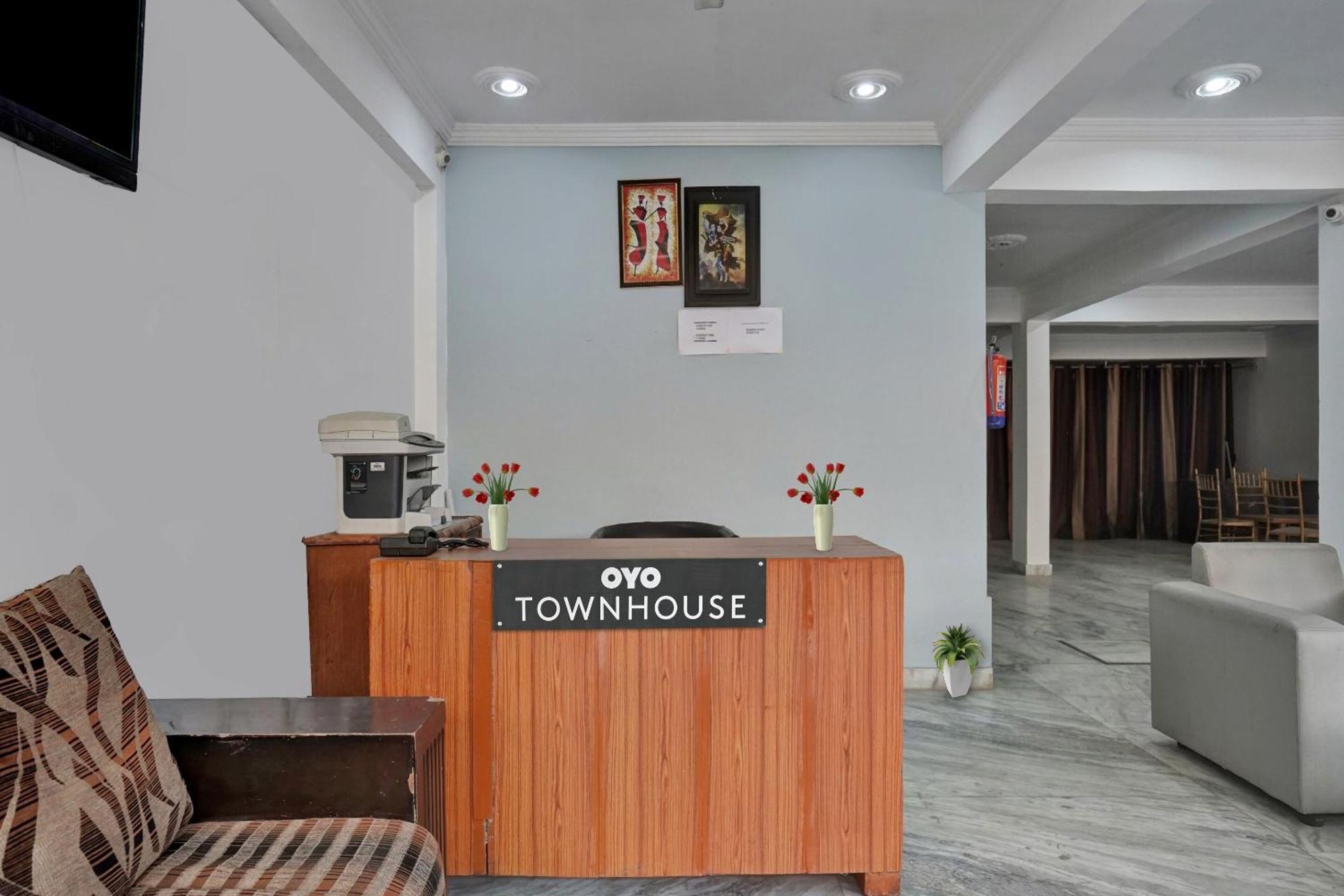 Collection O Samira Residency Near Botanic Garden Of Indian Republic Hotel Ноида Екстериор снимка