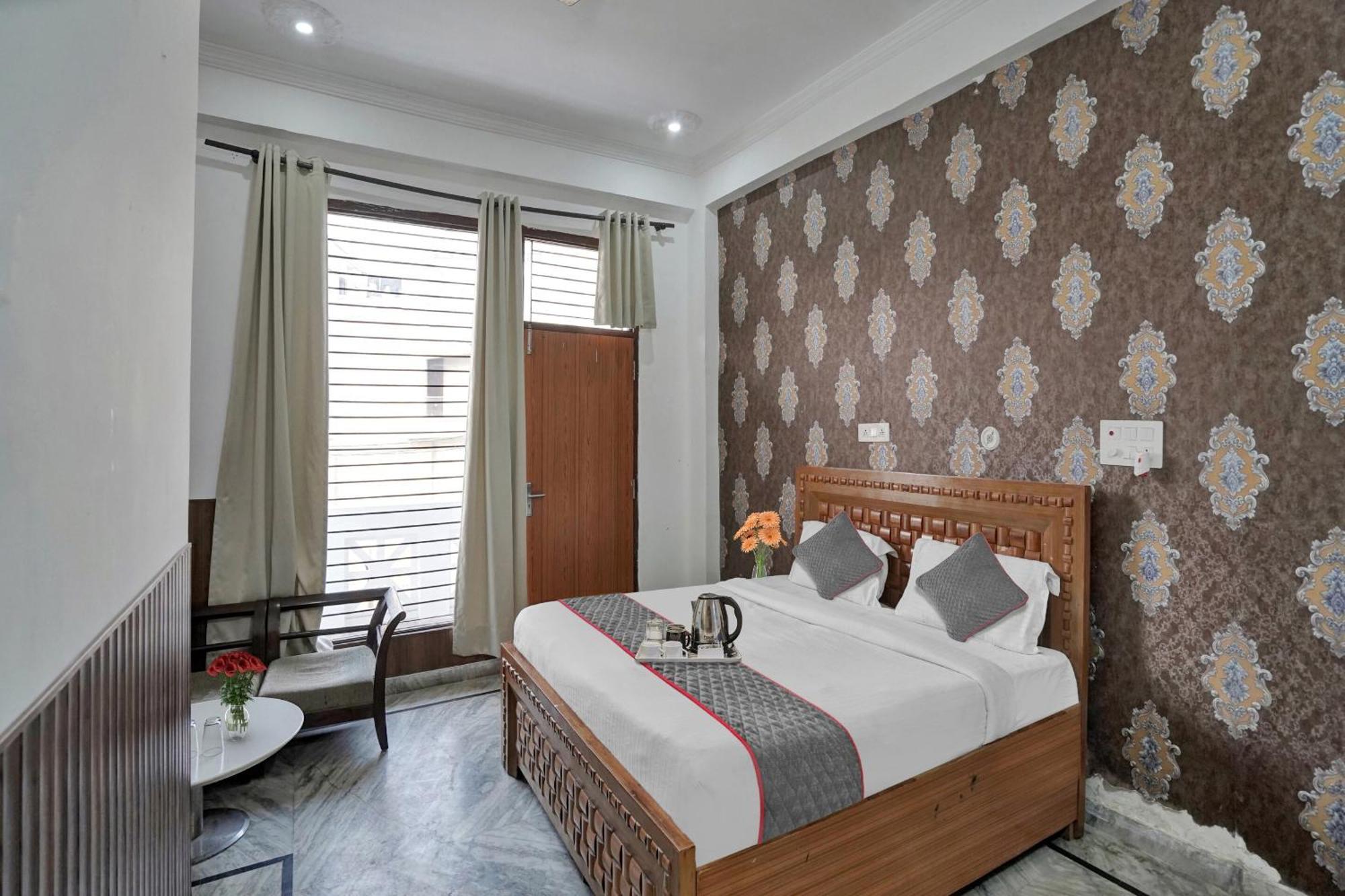 Collection O Samira Residency Near Botanic Garden Of Indian Republic Hotel Ноида Екстериор снимка