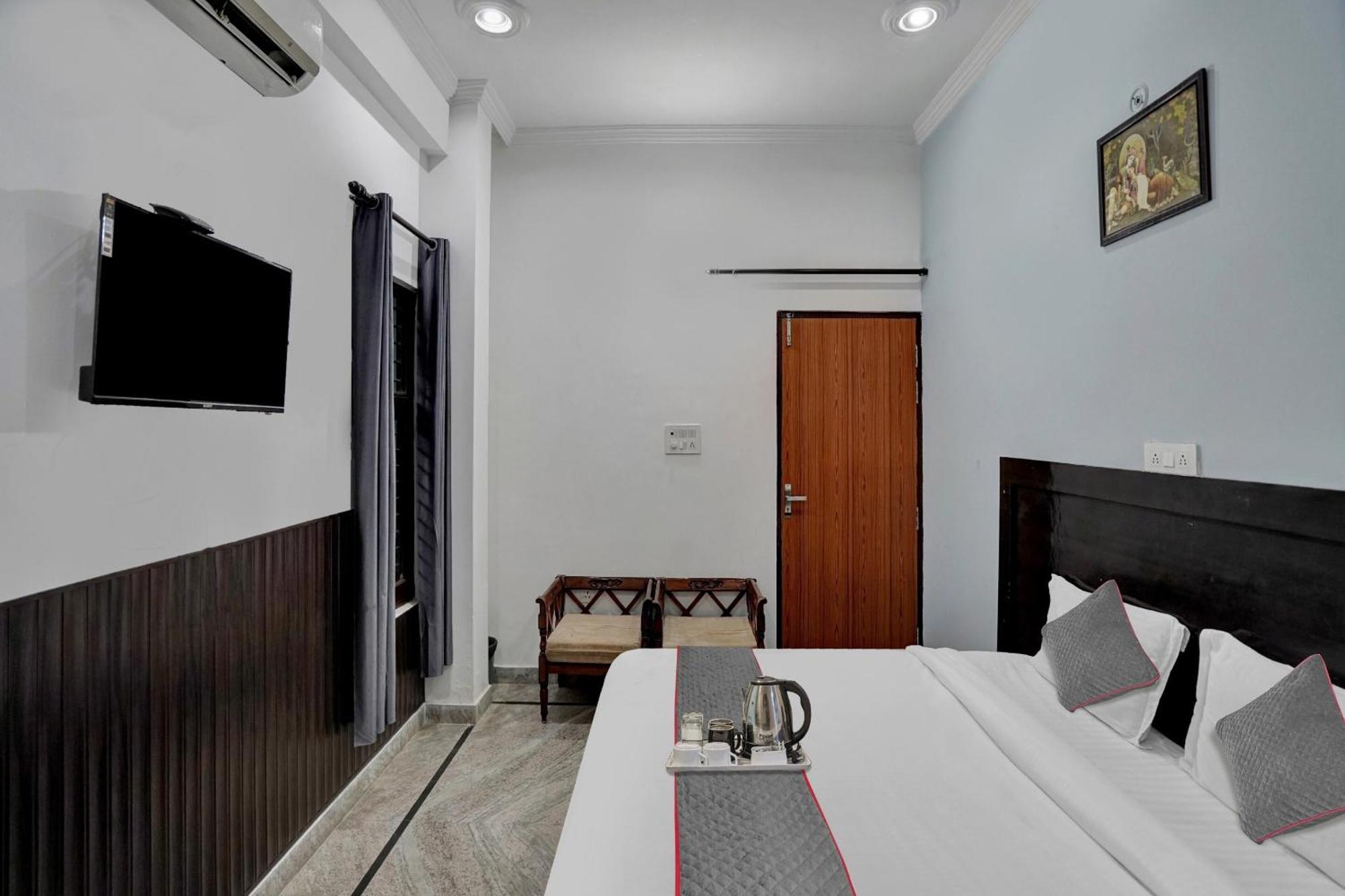 Collection O Samira Residency Near Botanic Garden Of Indian Republic Hotel Ноида Екстериор снимка