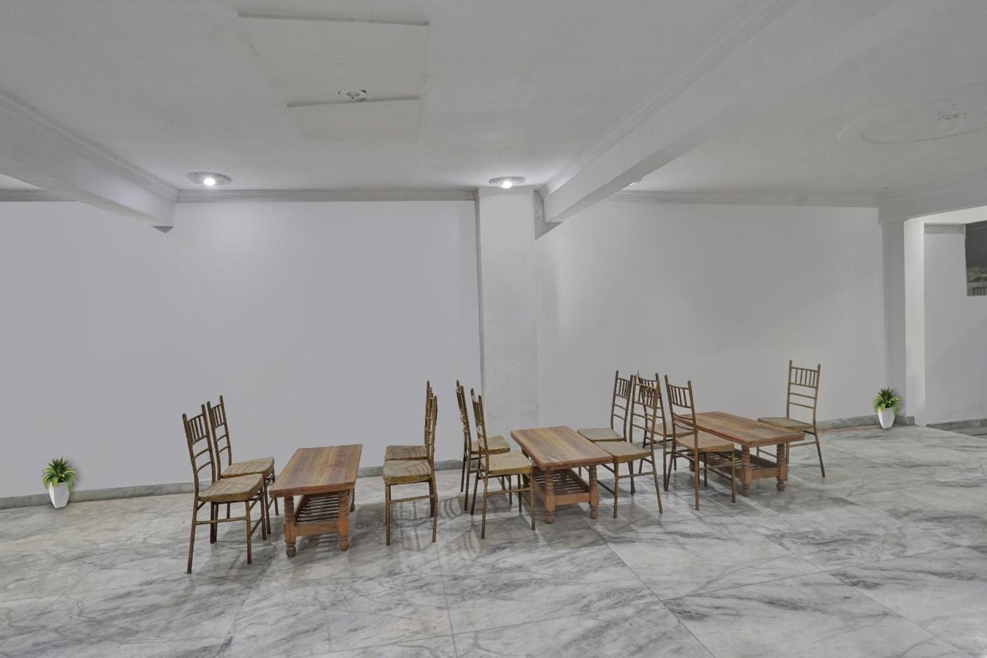 Collection O Samira Residency Near Botanic Garden Of Indian Republic Hotel Ноида Екстериор снимка
