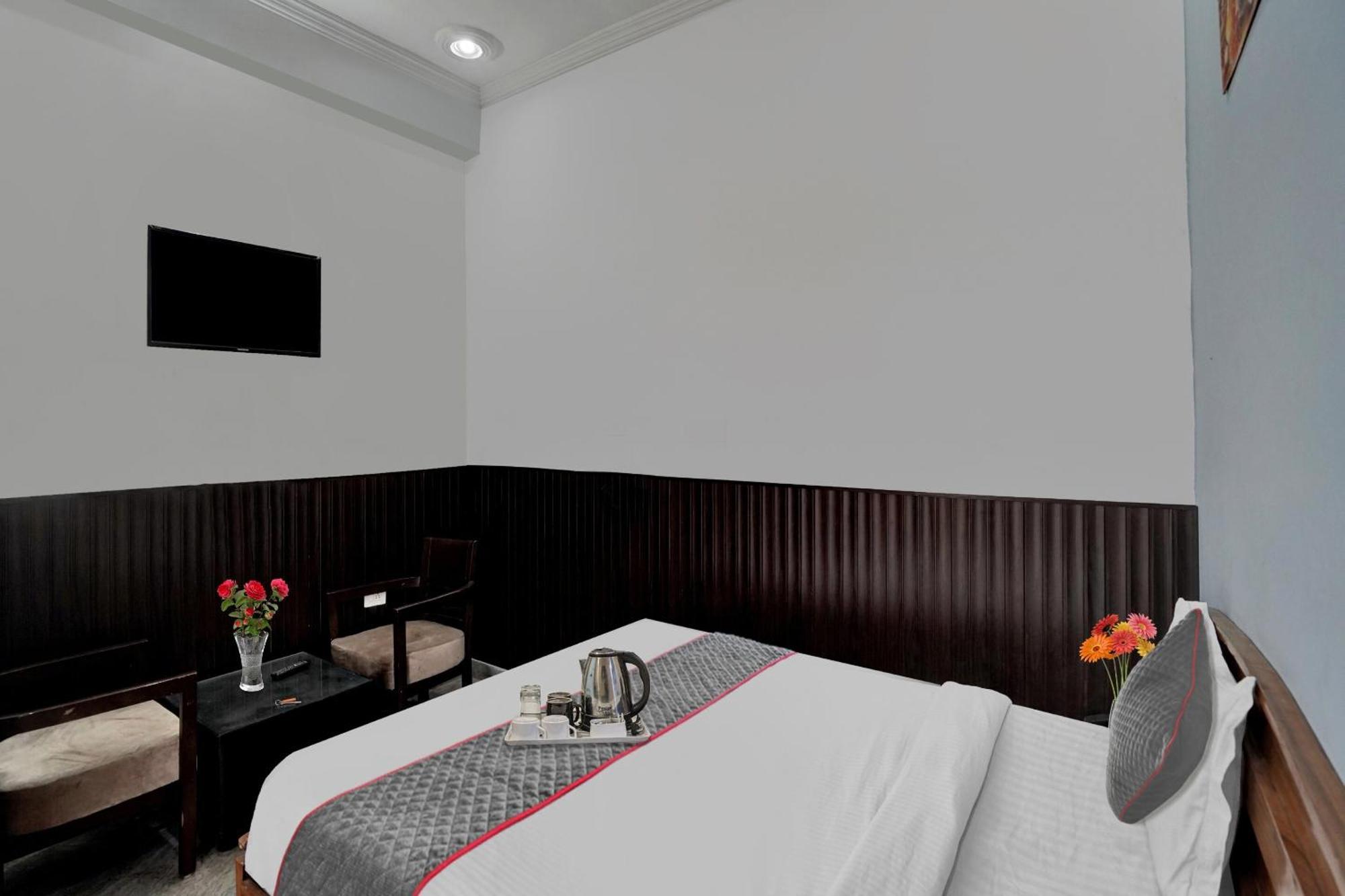 Collection O Samira Residency Near Botanic Garden Of Indian Republic Hotel Ноида Екстериор снимка