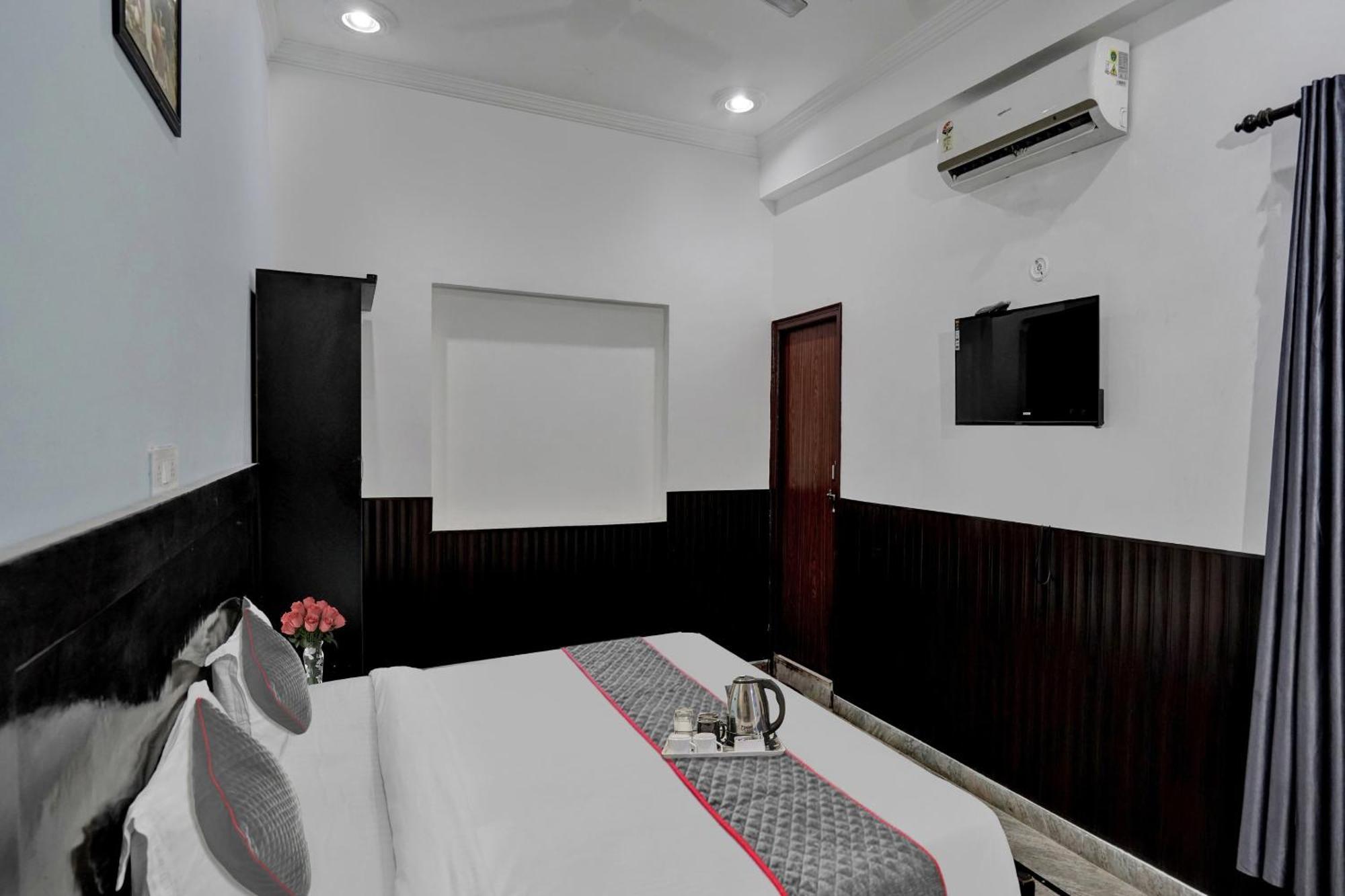 Collection O Samira Residency Near Botanic Garden Of Indian Republic Hotel Ноида Екстериор снимка
